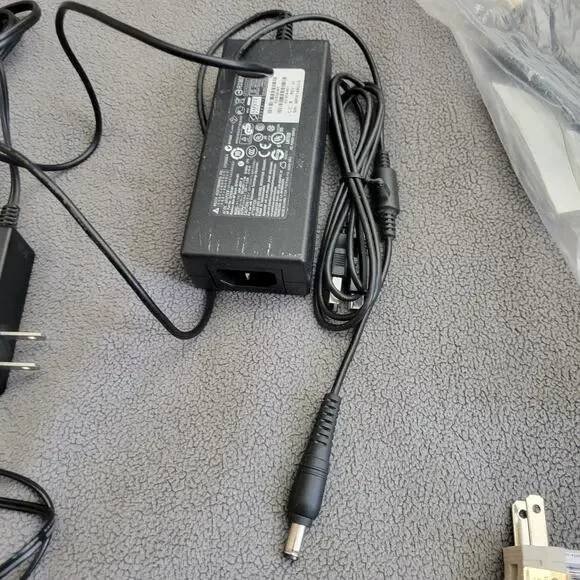 VGA DVI POWER ADAPTER Cables Circular Barrel DC Video Mixed 19PC Spares - Picture 11 of 16